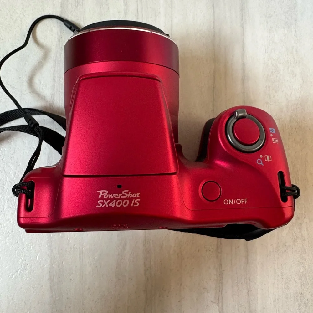 Canon PowerShot Sx400IS in red